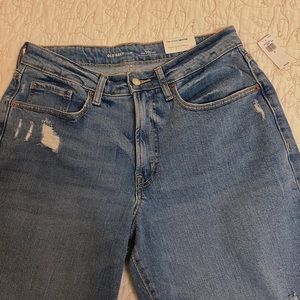 NWT Straight Leg Curve Love Jeans